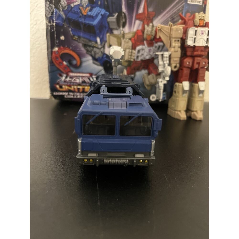 Transformers Legacy United Doom 'N Destruction Breakdown & Windsweeper - Picture 3 of 14